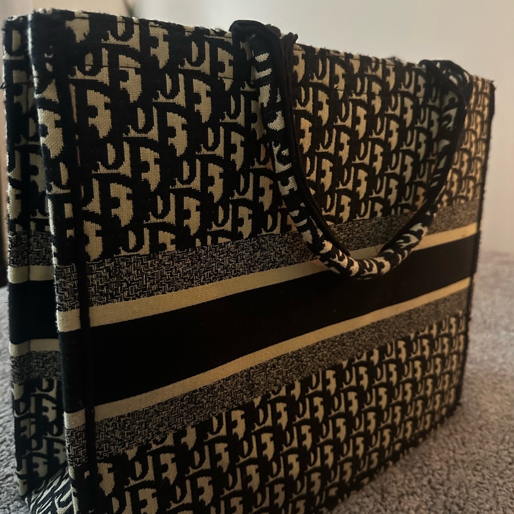 Christian Dior Black and Cream Tote Bag - Picture 2 of 3